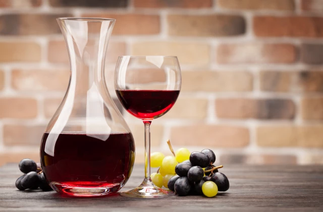 wine-decanter-and-glass-of-red-wine